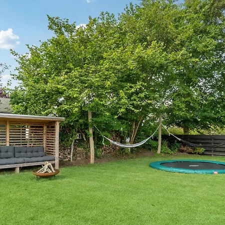 Casa vacanze Awesome In With Kitchen